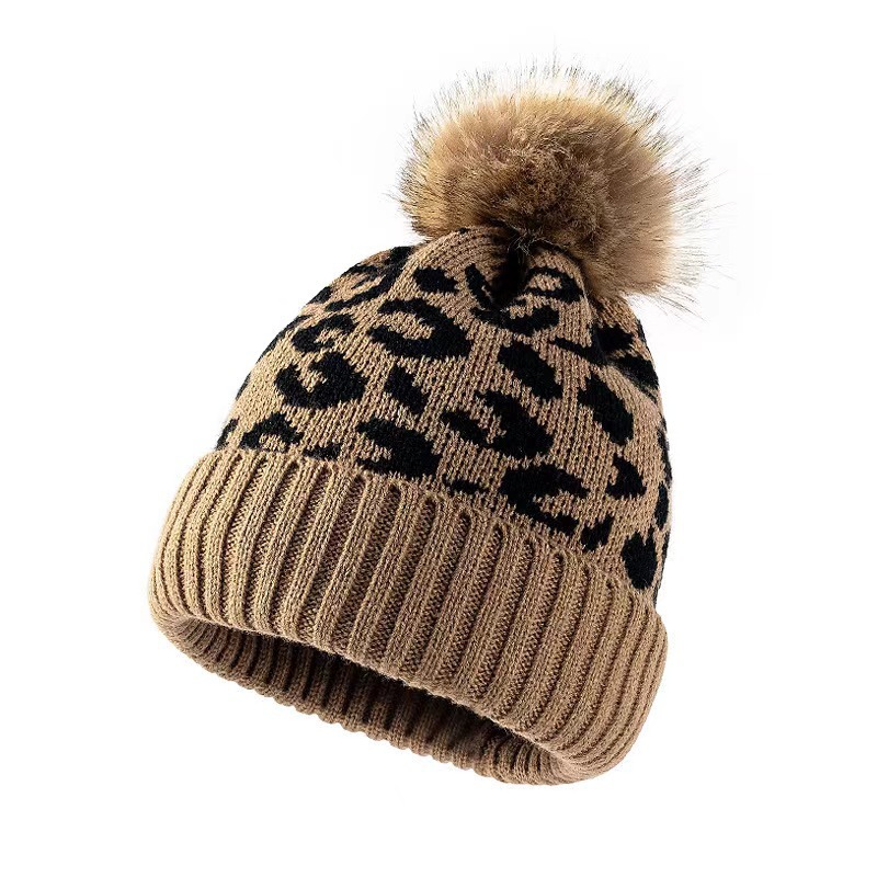 Beanie Cuffed Knit - レディース レオパード柄 ニットビーニーハット 冬用 暖かい フェイクファーポンポン付き